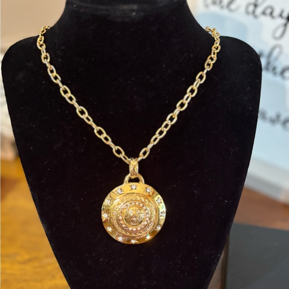 Gianni Versace authentic vintage gold plated necklace & pendant